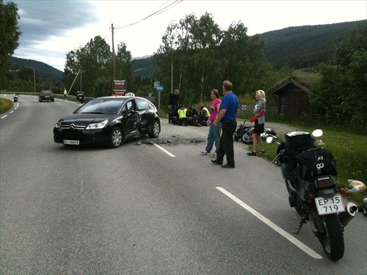 Yamaha YZF 750 R - Taxa overså mig :( billede 14