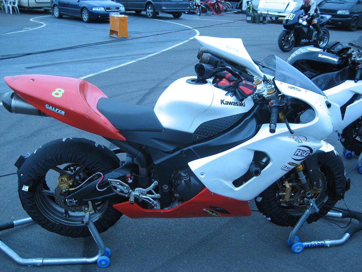 Kawasaki ZX6R (banejern) billede 1