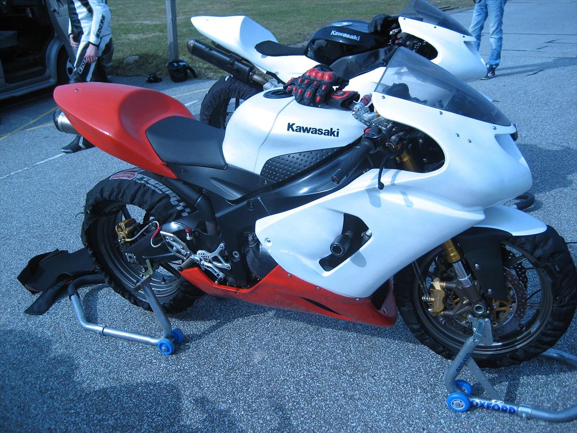 Kawasaki ZX6R (banejern) billede 3