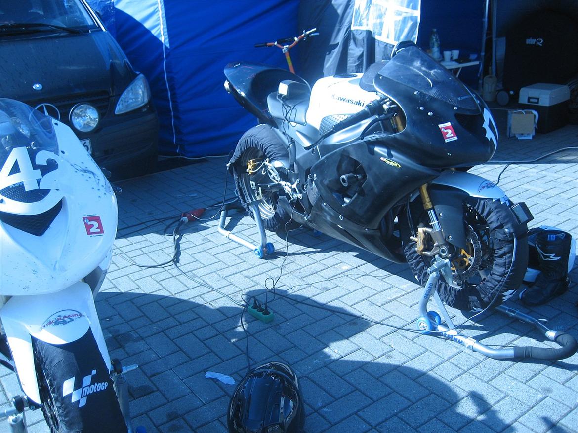 Kawasaki ZX6R (banejern) billede 4