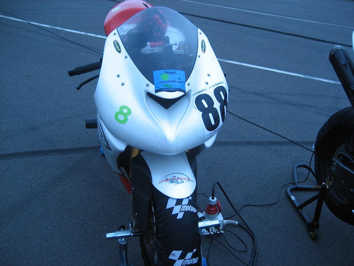 Kawasaki ZX6R (banejern) billede 12