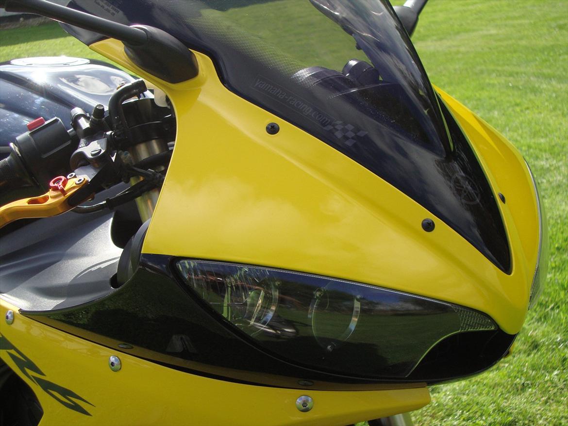 Yamaha R6 billede 2
