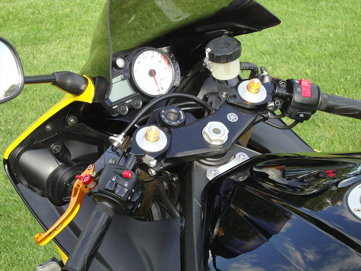 Yamaha R6 billede 16