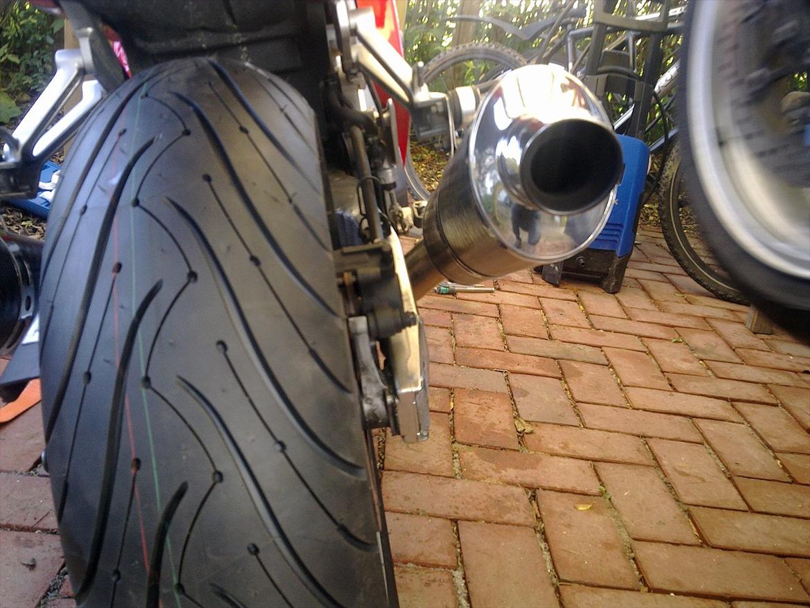 Suzuki SV 1000 SOLGT - 2012 Billeder billede 13