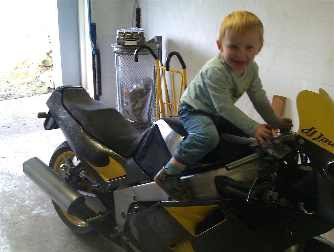 Yamaha FZR - Tålmodighed min dreng :) billede 4