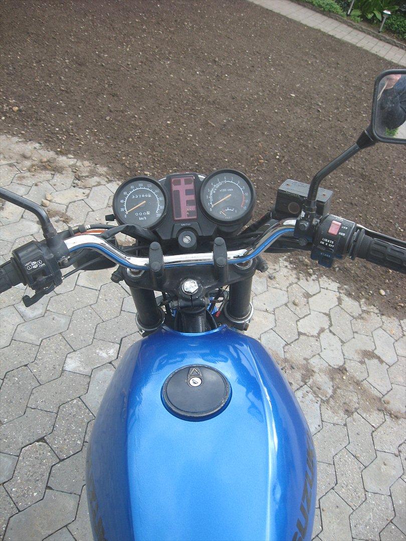 Suzuki Gsx 250 es billede 9
