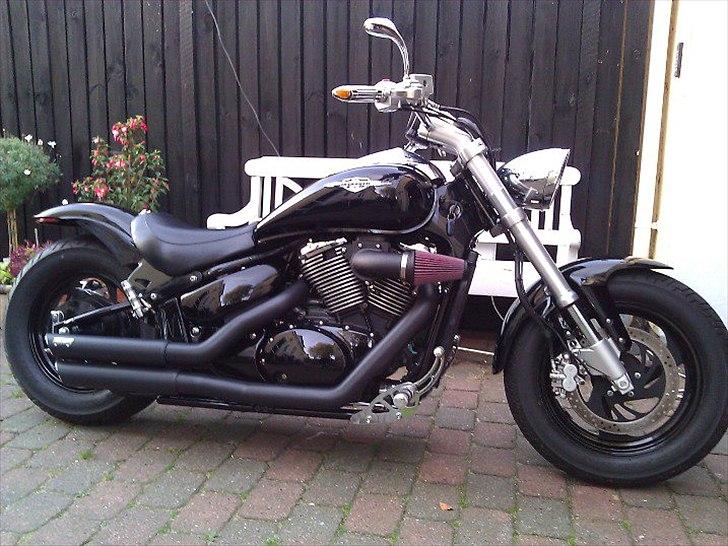 Suzuki M800 Intruder CUSTOM - V&H Twin Slash Staggred Black + Tornado Air Kit billede 9