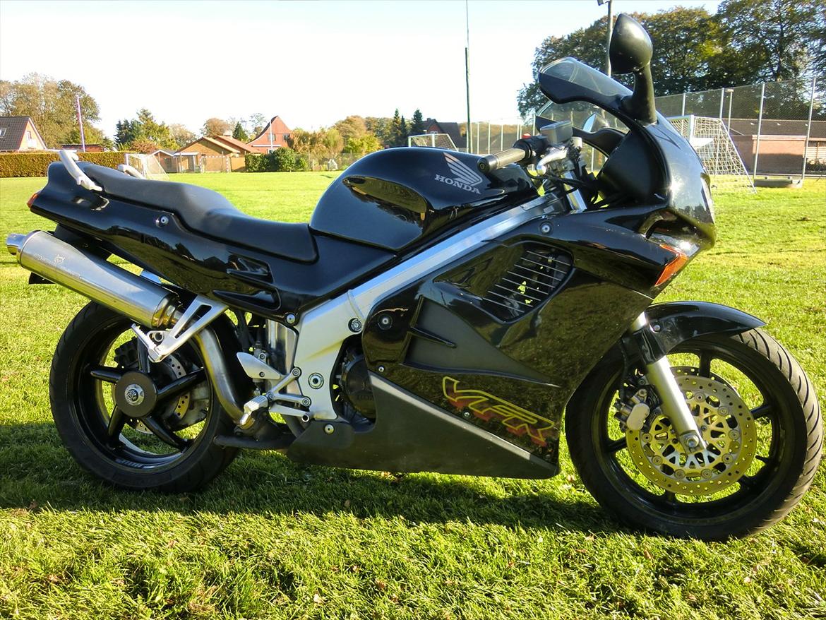 Honda VFR750II - solgt - Oplagt Remus - bliver erstattet af en IXIL carbon :) billede 4