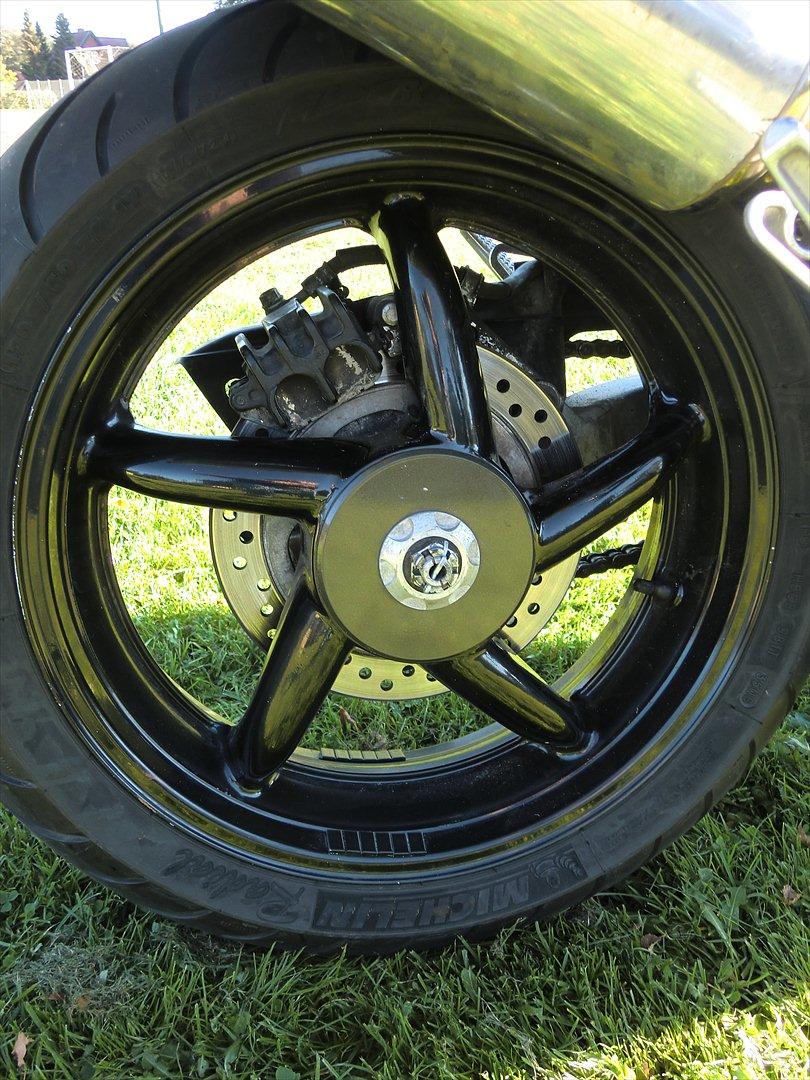 Honda VFR750II - solgt - VFR'ens monosvinger er fortsat banebrydende. billede 6