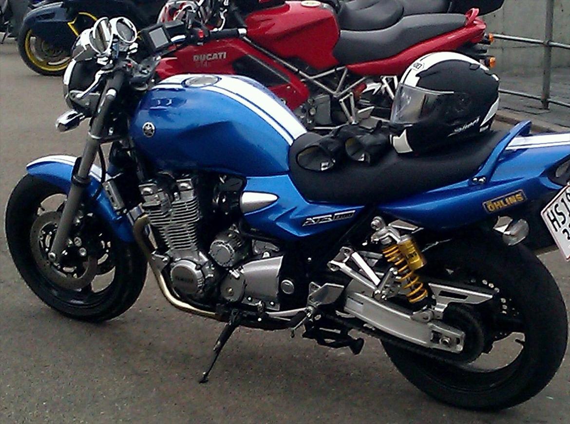 Yamaha XJR 1300 - Billedet er taget med mobiltlf billede 1