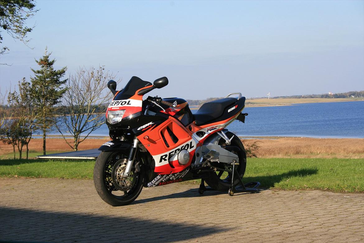 Honda CBR 600 F3 billede 1