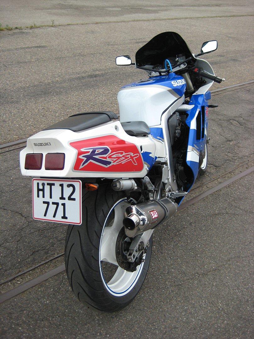 Suzuki GSXR 400 GK76A billede 1