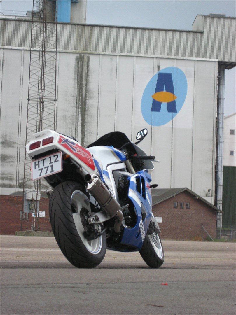 Suzuki GSXR 400 GK76A billede 17