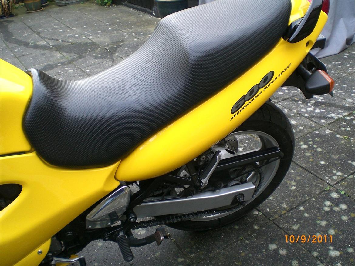 Suzuki GSX 600F billede 7