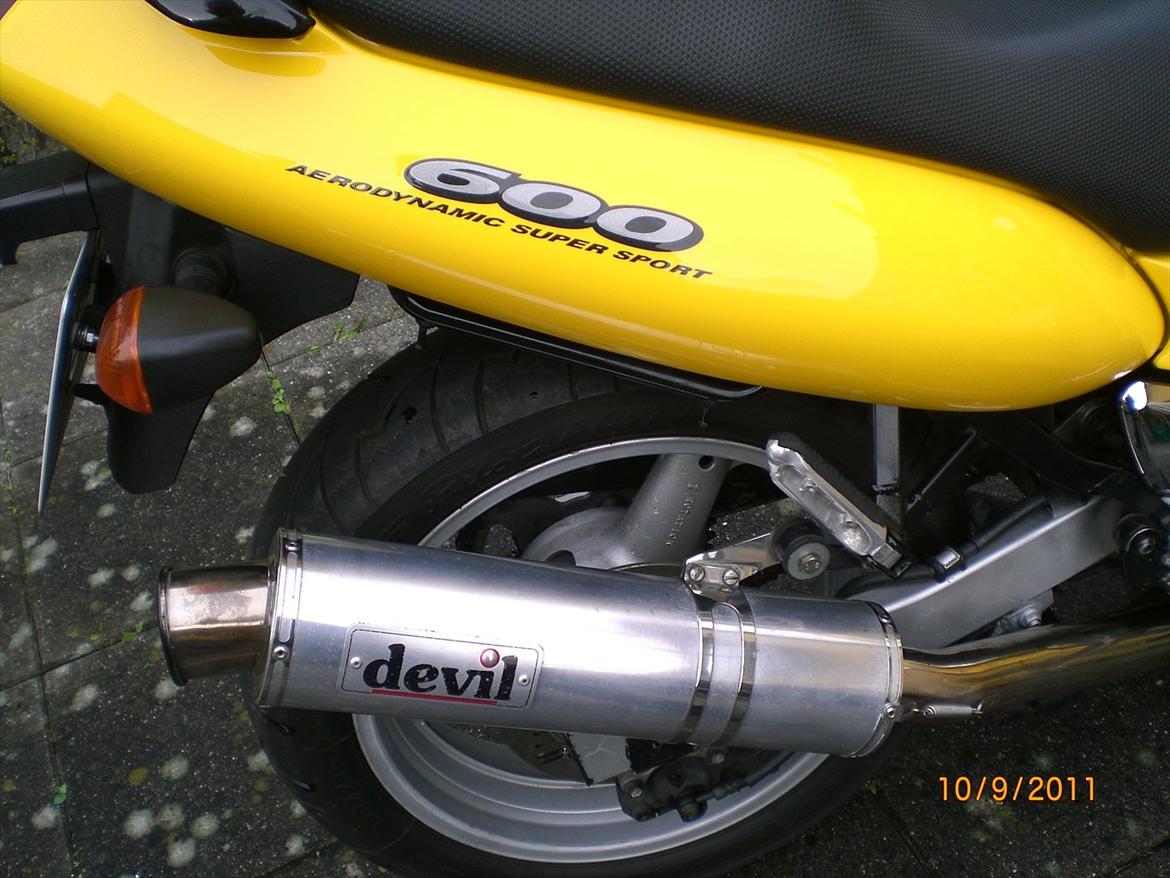 Suzuki GSX 600F billede 9