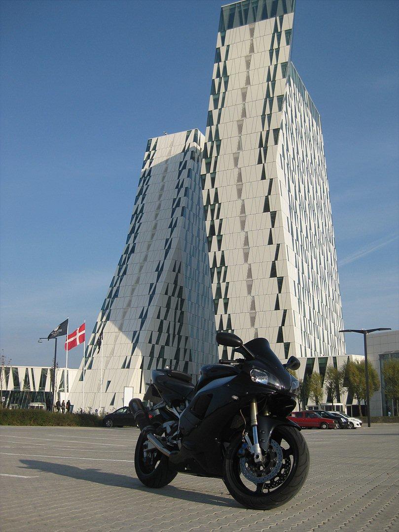 Yamaha yzf r1     SOLGT billede 2