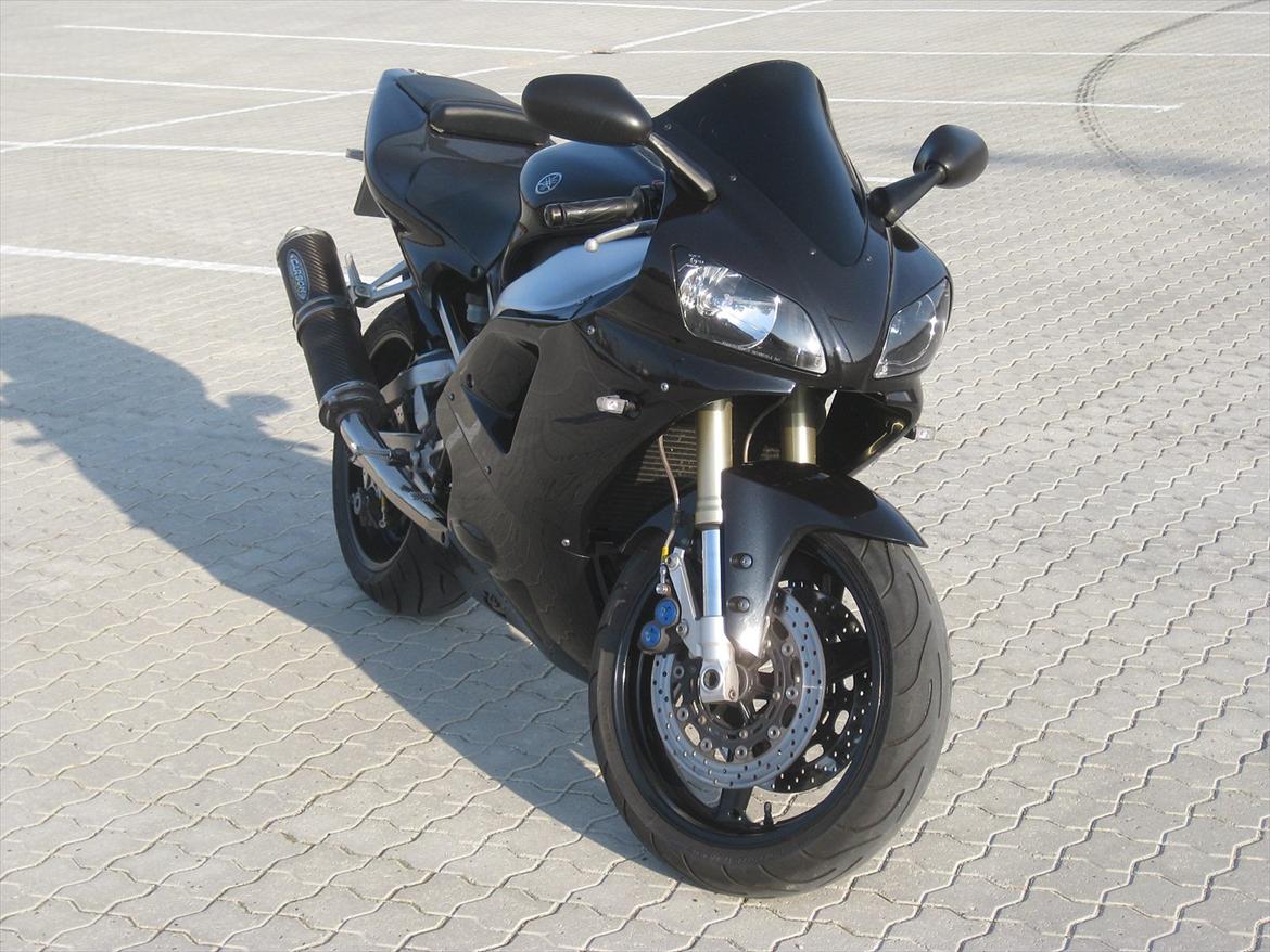 Yamaha yzf r1     SOLGT billede 3