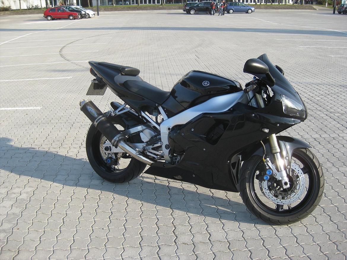 Yamaha yzf r1     SOLGT billede 4
