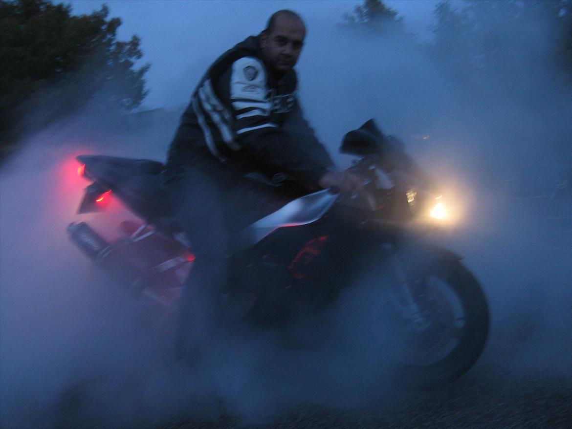 Yamaha yzf r1     SOLGT billede 16