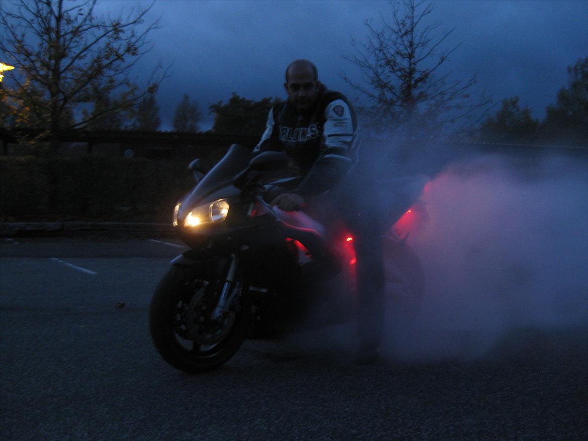 Yamaha yzf r1     SOLGT billede 18