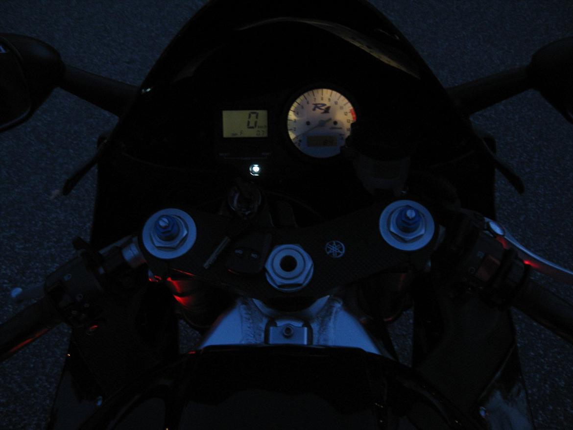 Yamaha yzf r1     SOLGT billede 19