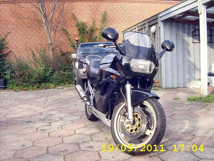 Suzuki GSX600FP K1 billede 2
