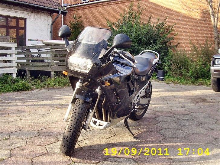 Suzuki GSX600FP K1 billede 3