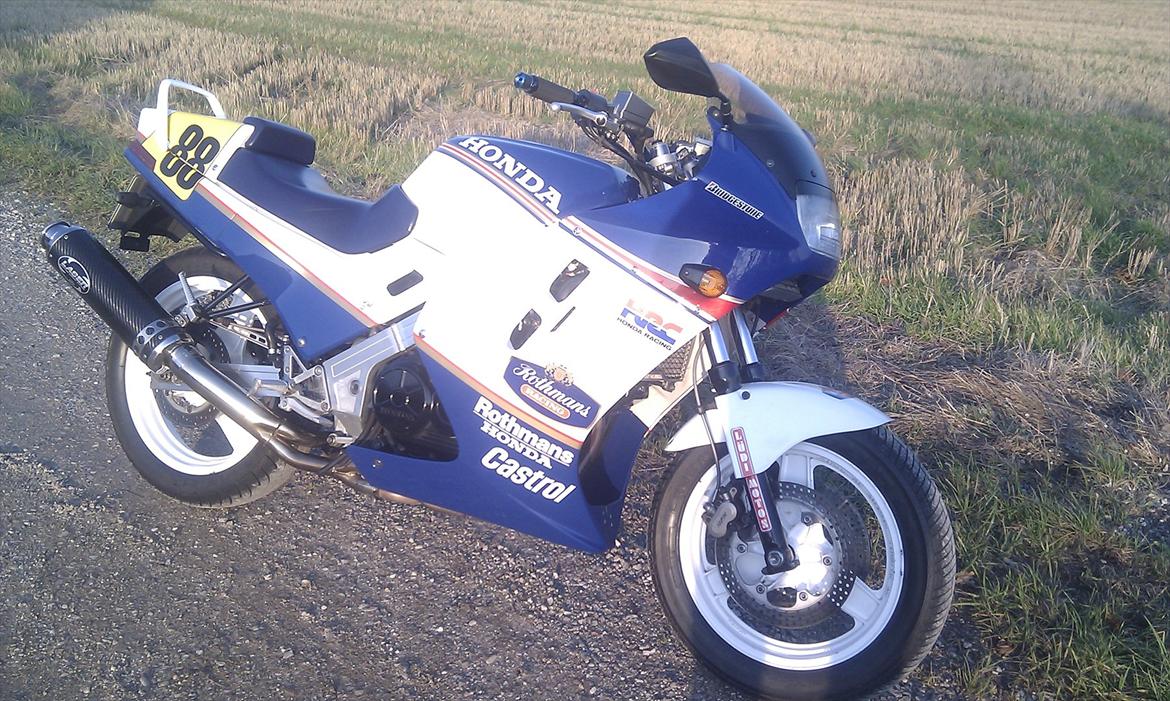 Honda VFR 750 billede 2