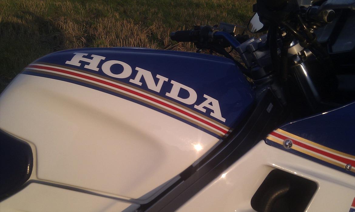 Honda VFR 750 billede 3