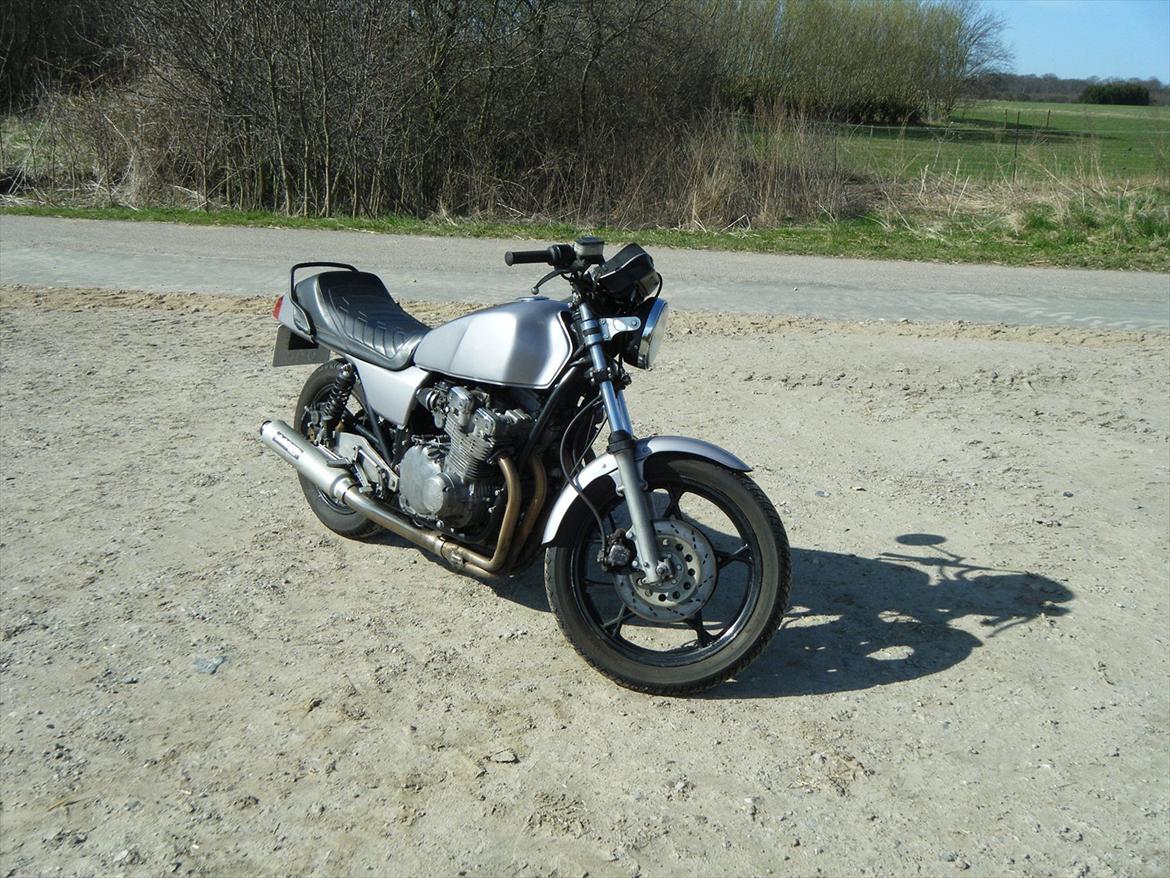 Suzuki GSx 750 billede 2