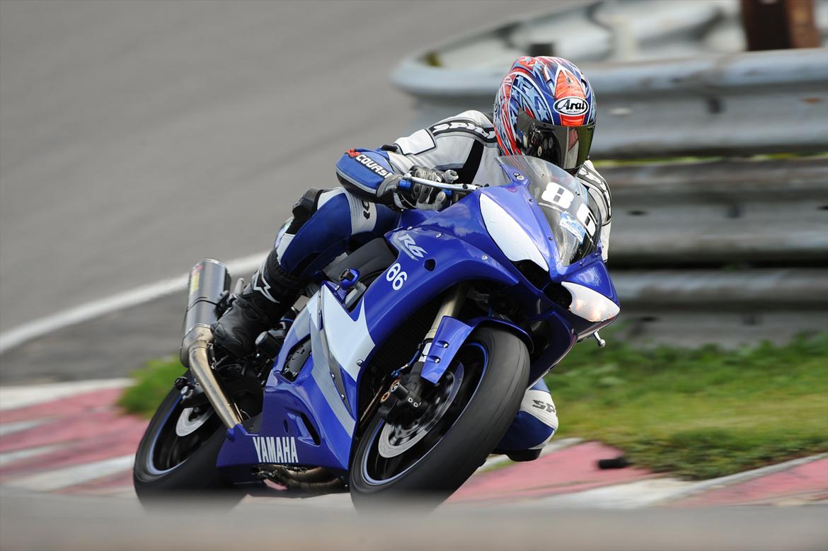 Yamaha R6 billede 1