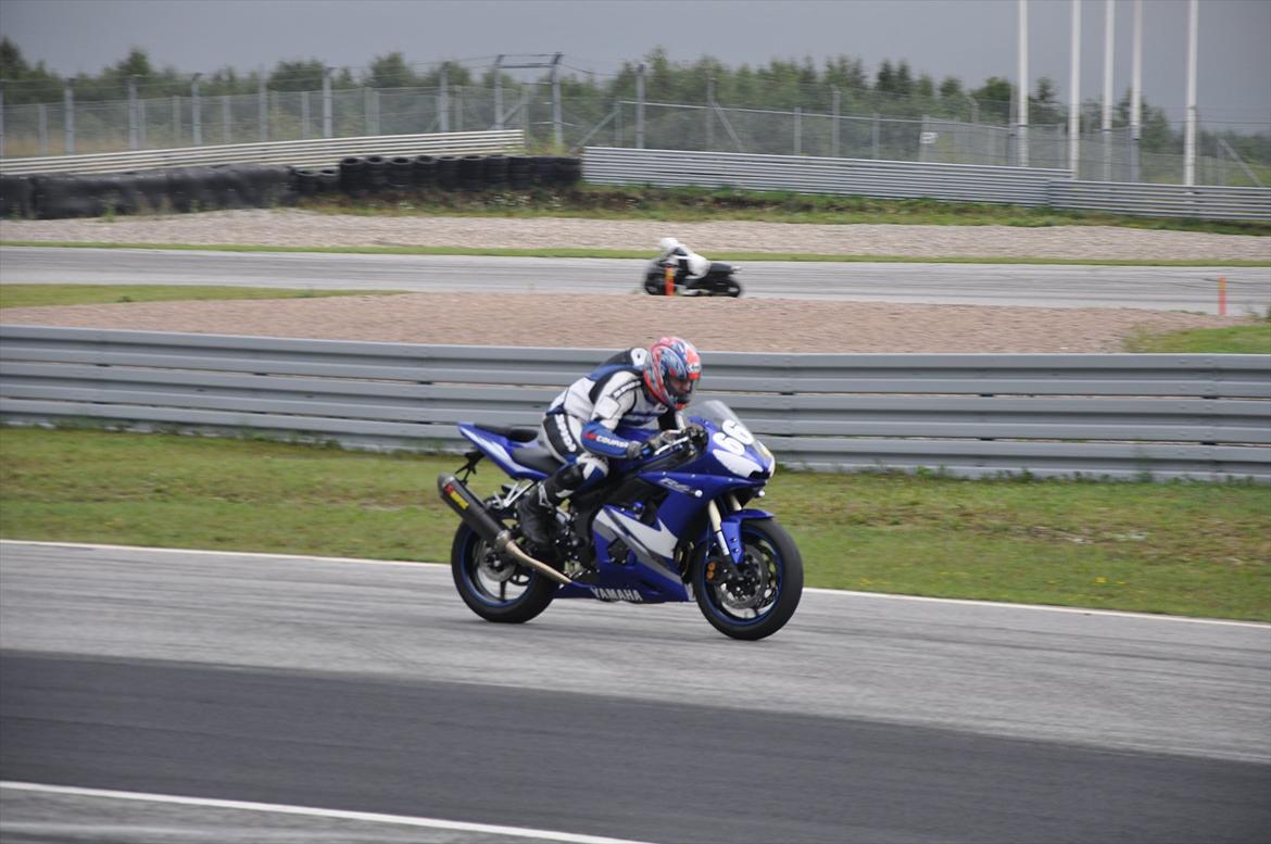 Yamaha R6 billede 5