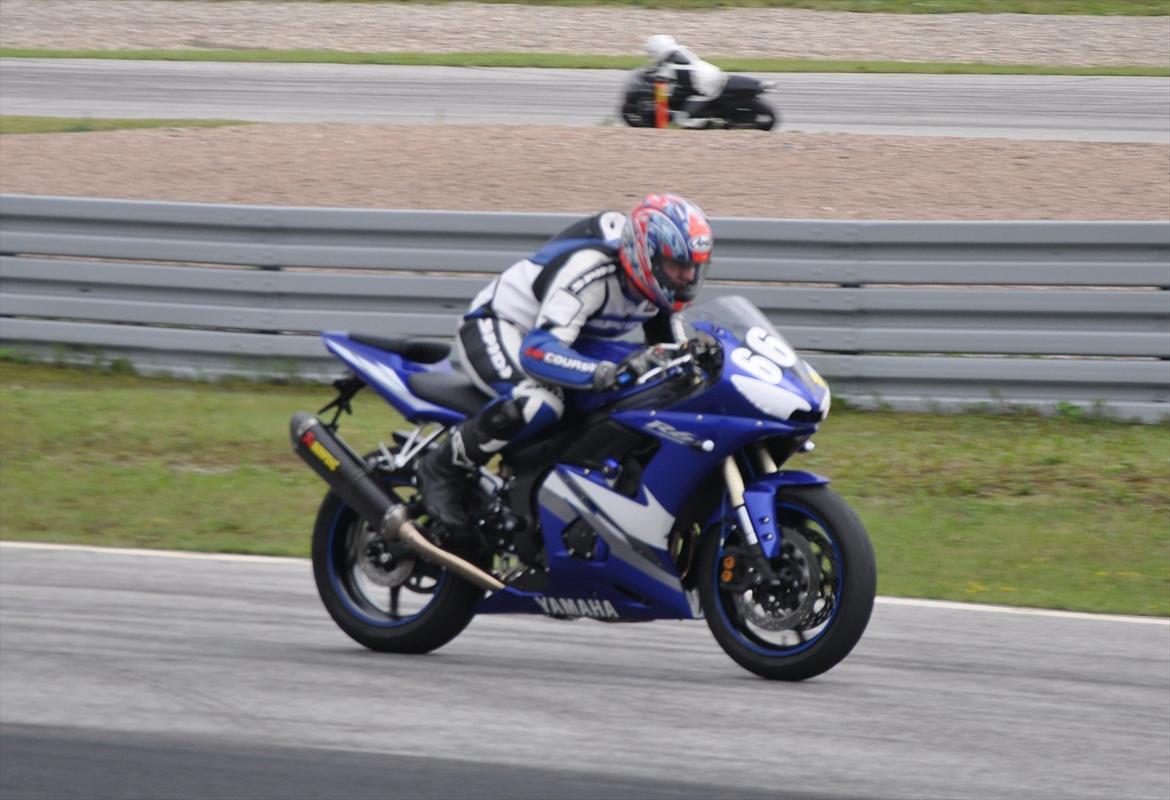 Yamaha R6 billede 6