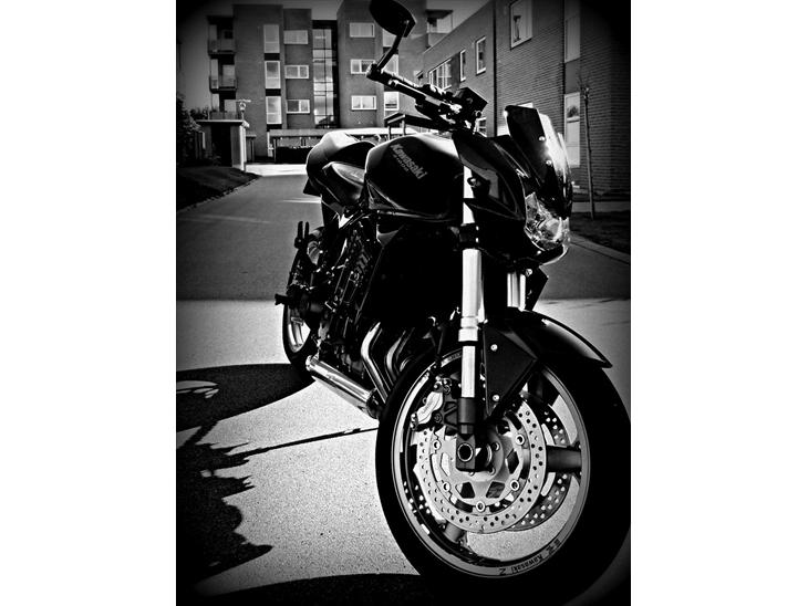 Kawasaki Z1000 billede 1