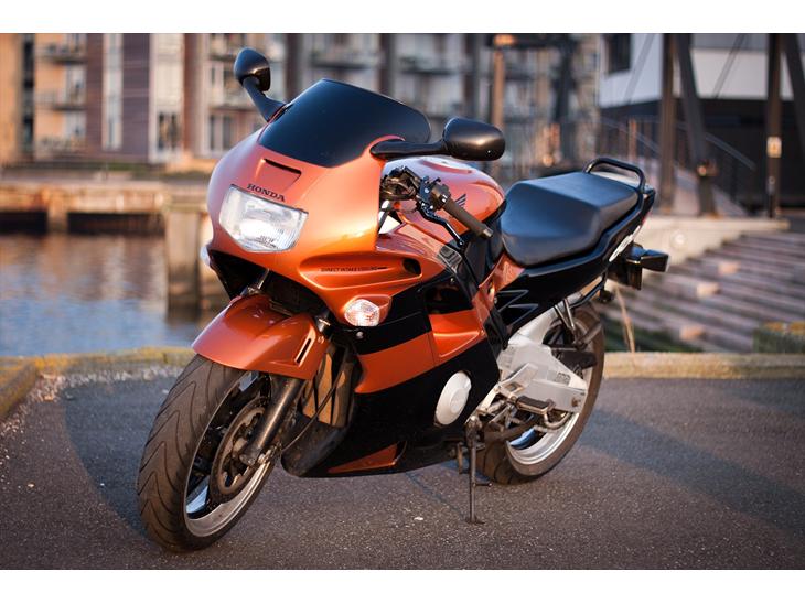 {{currentPhoto.altText}} billede {{currentPhoto.number}}