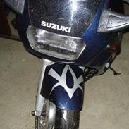 Suzuki GSX 400 F