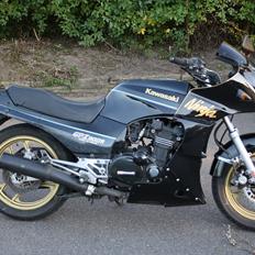 Kawasaki gpz 900 r