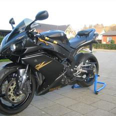 Yamaha YZFR1