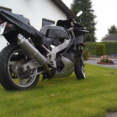 Suzuki GSX R 400 R