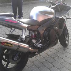 Yamaha yzf R6