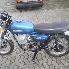 Suzuki gt 250 (SOLGT)