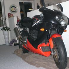 Aprilia rsv mille