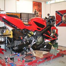 Honda Cbr 600 F4i sport.