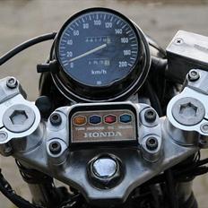 Honda CB 650 rc03 ( cafe racer )