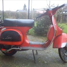 Vespa P200E