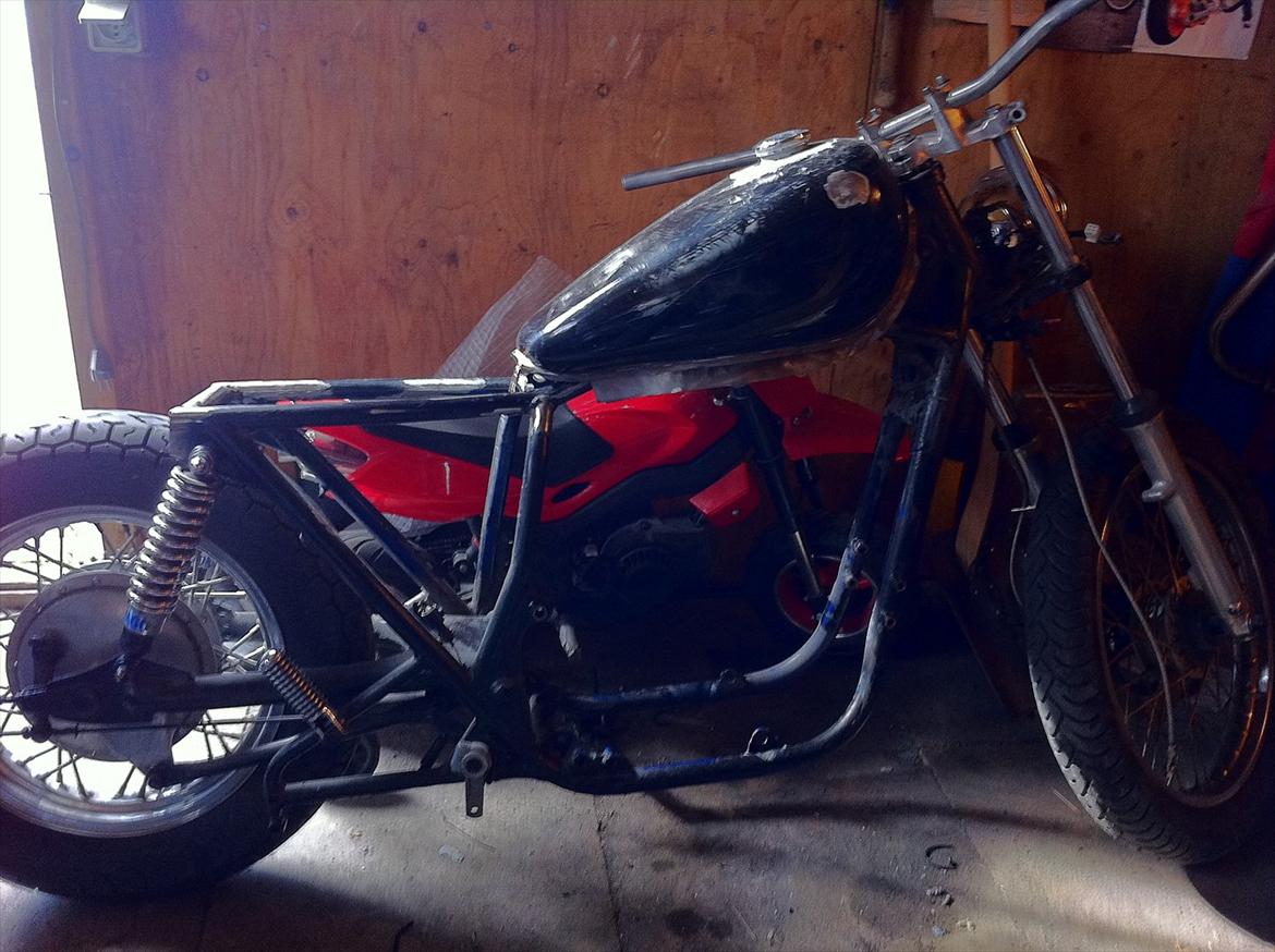 Suzuki GS 400 Bobber billede 1