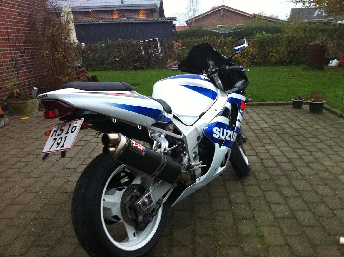 Suzuki gsxr 750 k1