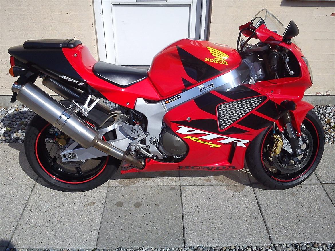 Honda VTR1000 SP-1 - Efter første vask.  billede 1