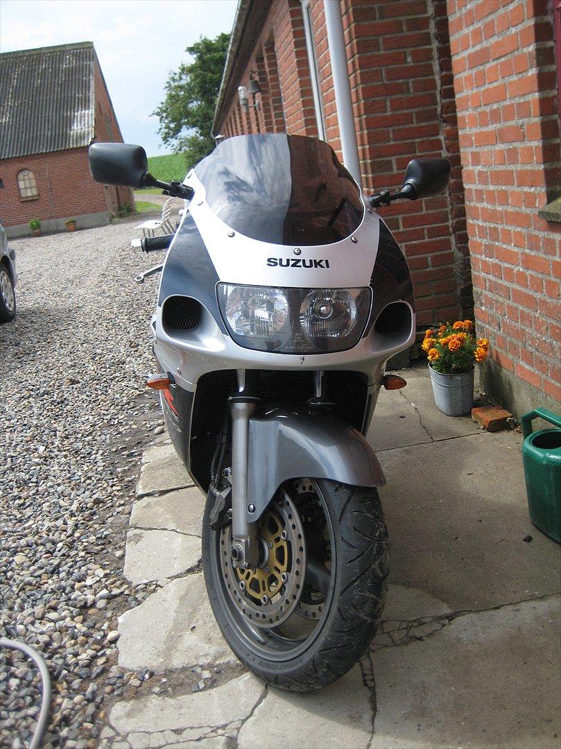 Suzuki GSXR 600 Srad (750) - Lige da jeg havde købt den billede 8