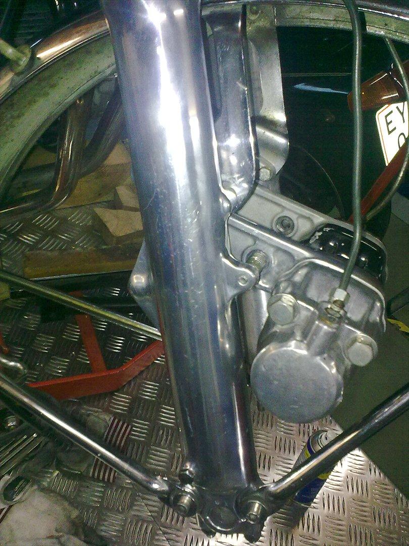 Honda CB 750 Cafe racer - Poleret støddæmper billede 7